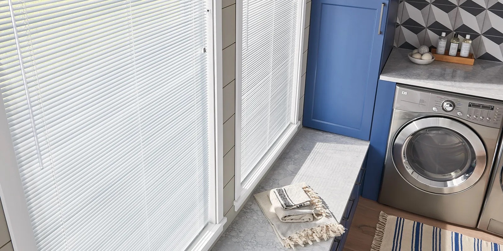 Aluminum blinds | Floor to Ceiling Freeport